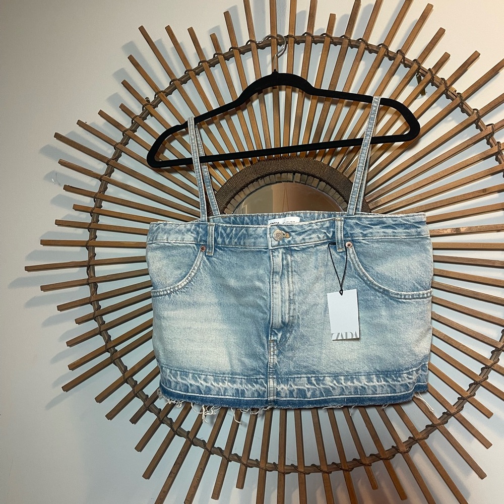 Unique Zara Light Wash Denim Crop Top Frayed Hem Size L NWT Festival Layering 👖